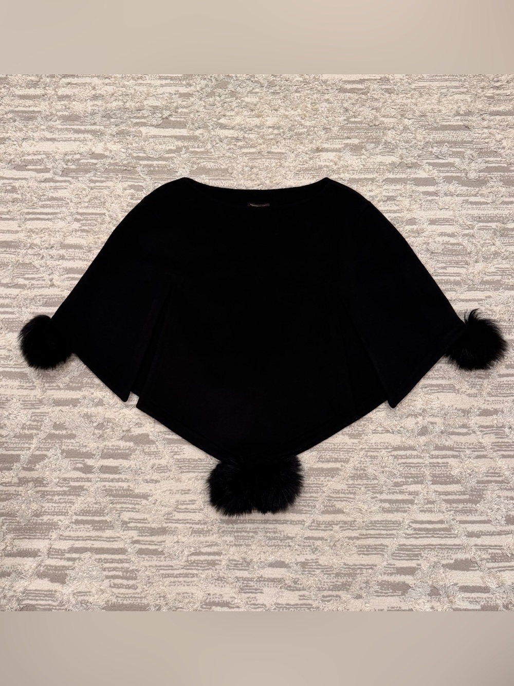 Henri Bendel Blake Poncho Wool Blend Shawl Furry Pom Pom Trim Women’s One Size